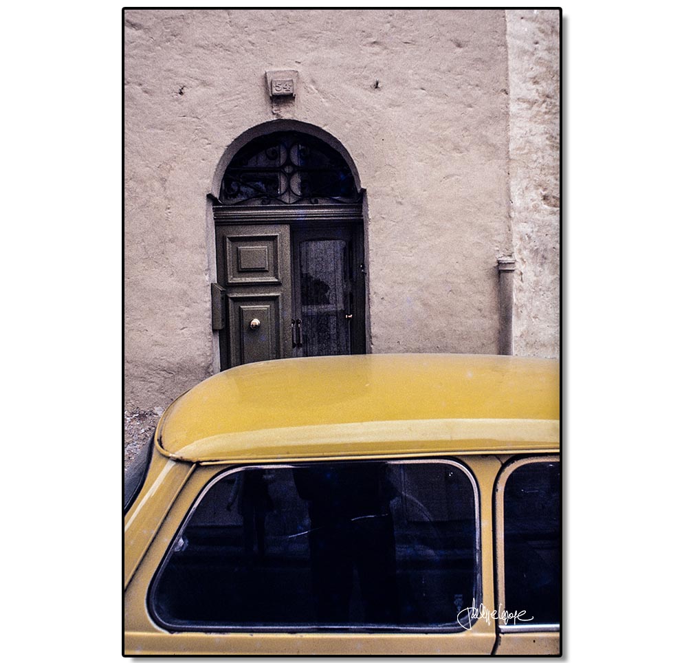 Mini-jaune-à-Malte-philippe-lepape-photographie-copie